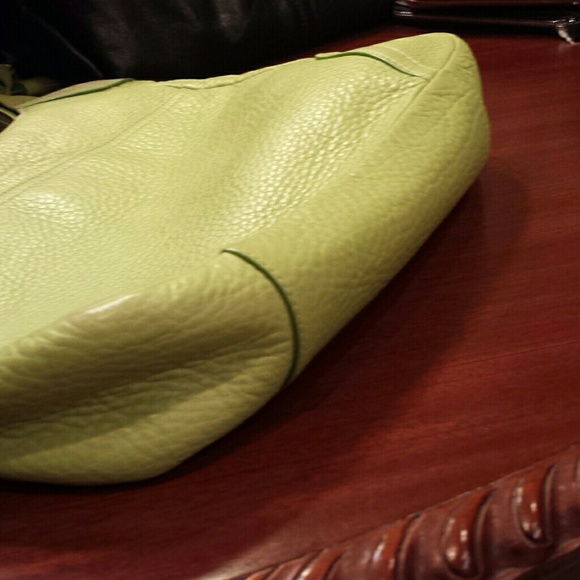 Coach Leather Green Shoulder Bag/Wristlet - Picture 8 of 8